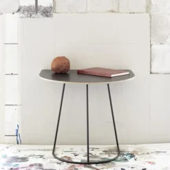 Airy coffee table half size soffbord