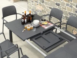 Bora karmstol utomhus