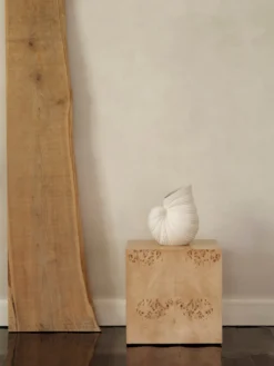 Burl Cube Sidobord – Naturell