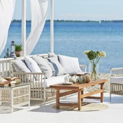 Caroline soffa exterior