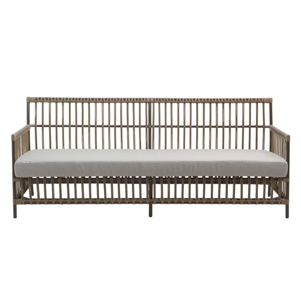 Caroline soffa exterior
