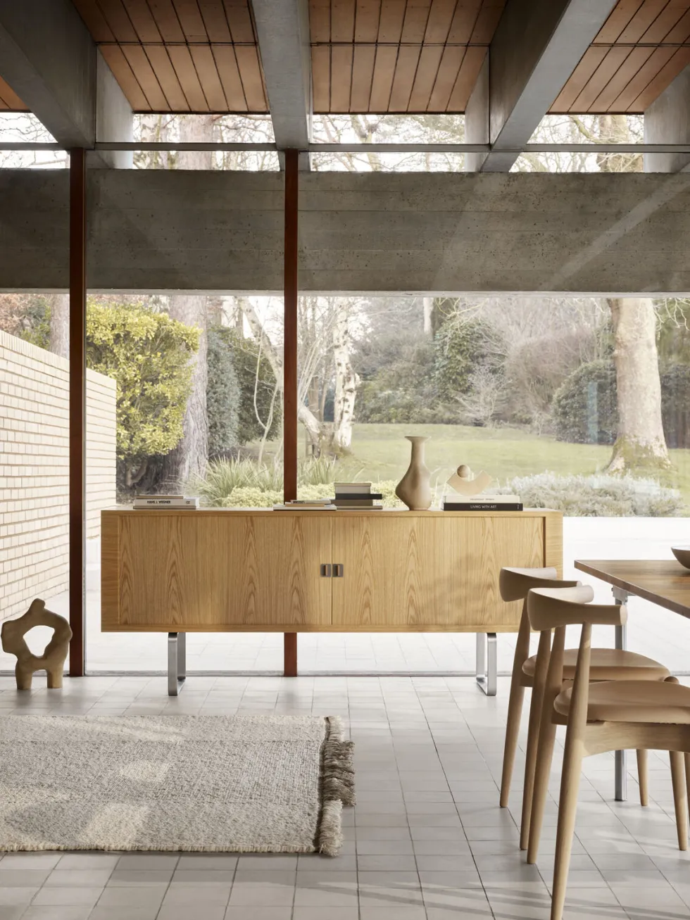 CH825 Credenza sideboard