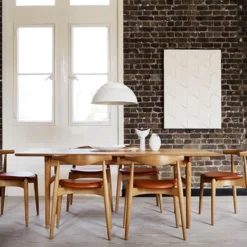 CH20 Elbow chair stol såpad bok