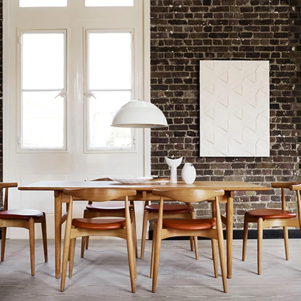 CH20 Elbow chair stol såpad bok