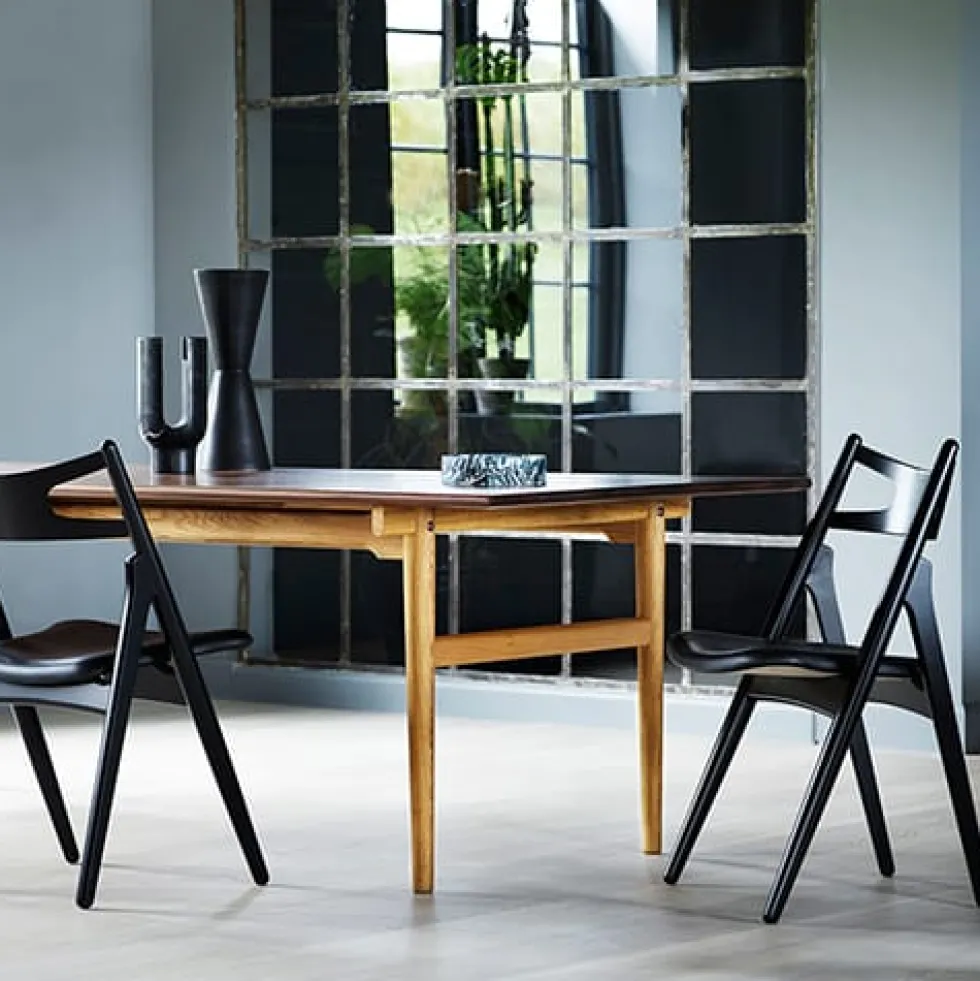 CH29 Sawbuck chair stol oljad bok
