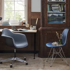 Eames Plastic Side chair DSR RE