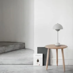 Flowerpot VP3 bordslampa