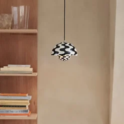Flowerpot VP1 taklampa