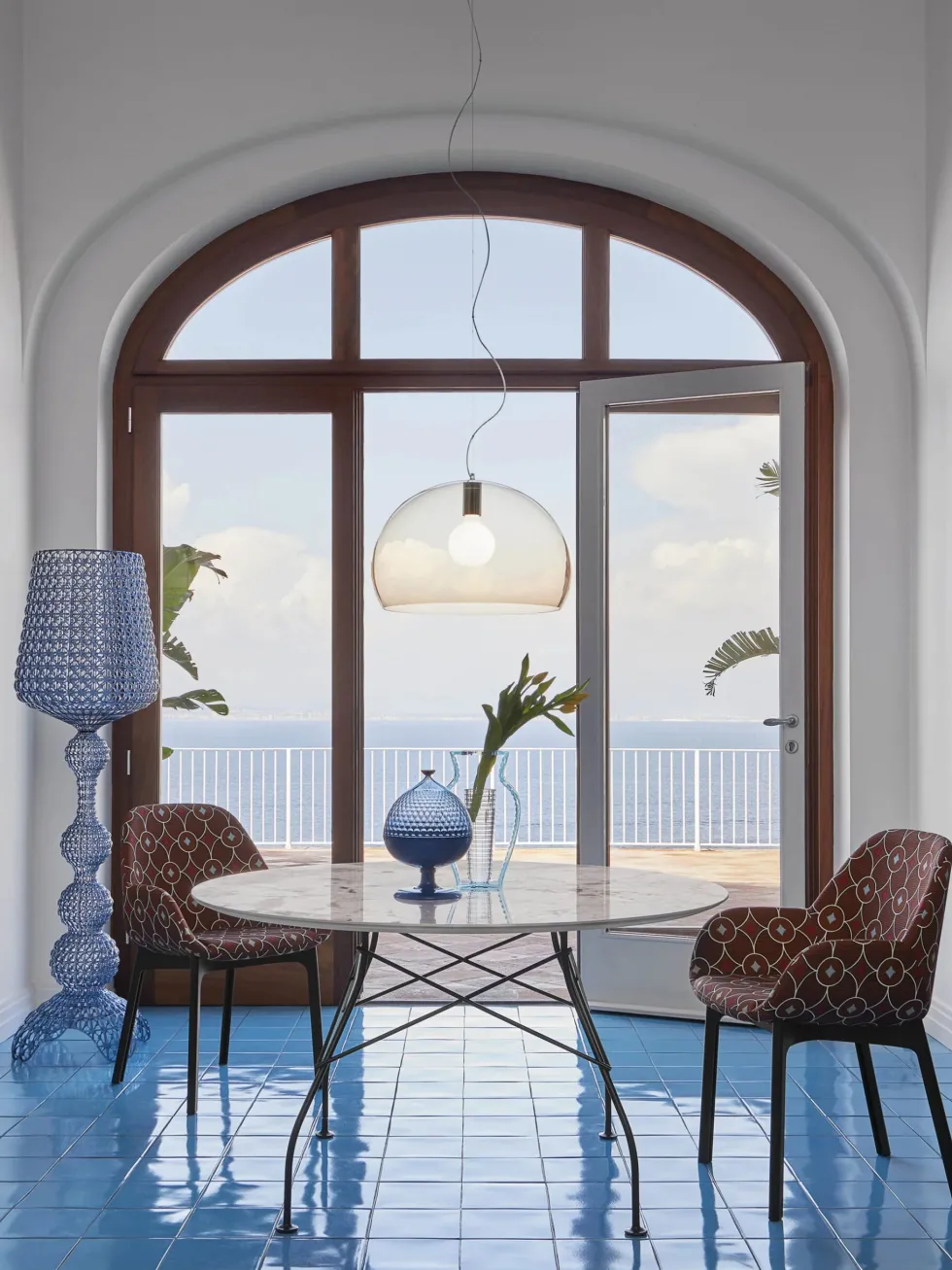 Glossy Ovalt marmorbord Svarta ben 192×118 cm