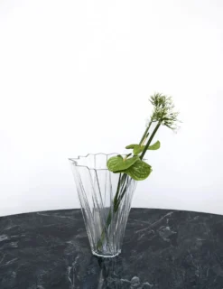 Glossy runt marmorbord 150cm med svarta ben