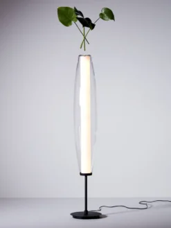 Golvlampa Zenta svartstruktur/opal glas