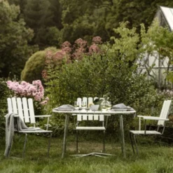 Grythyttan utegrupp 9A bord & A2 fåtölj teak