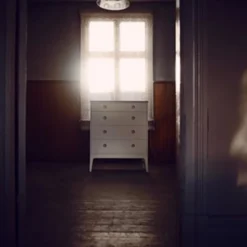 Höllviken byrå ljusgrå