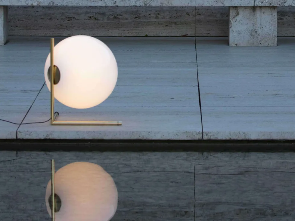 IC T3 bordslampa Brass