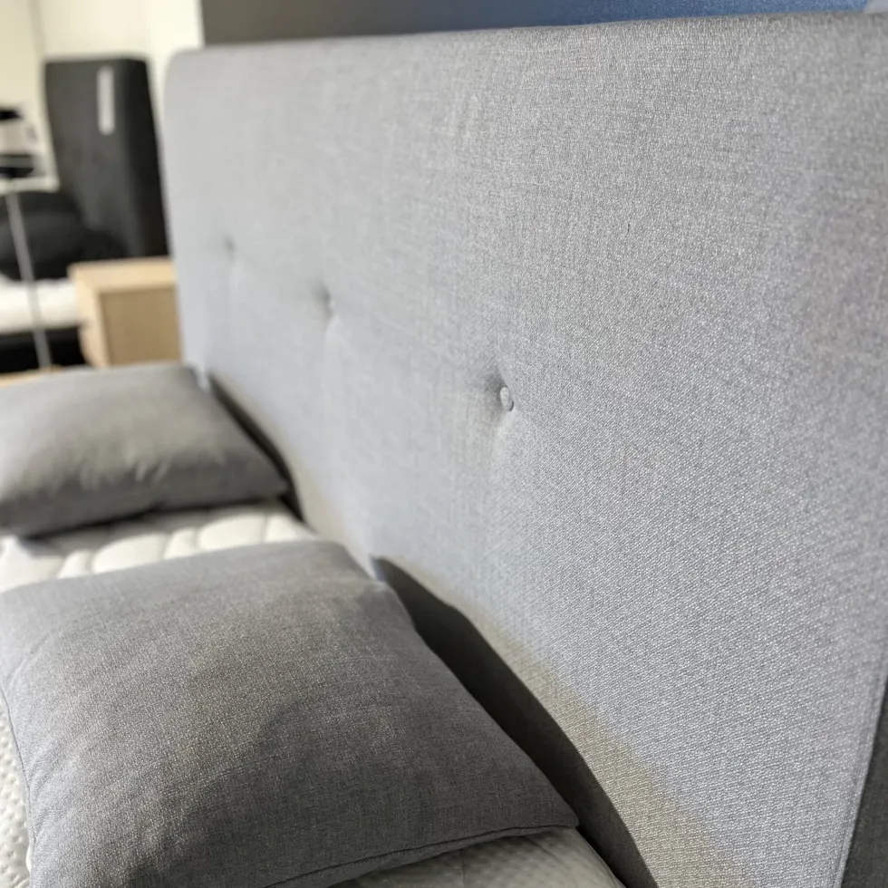 Jensen Ambassadör 180×200 cm – Utställningsexemplar