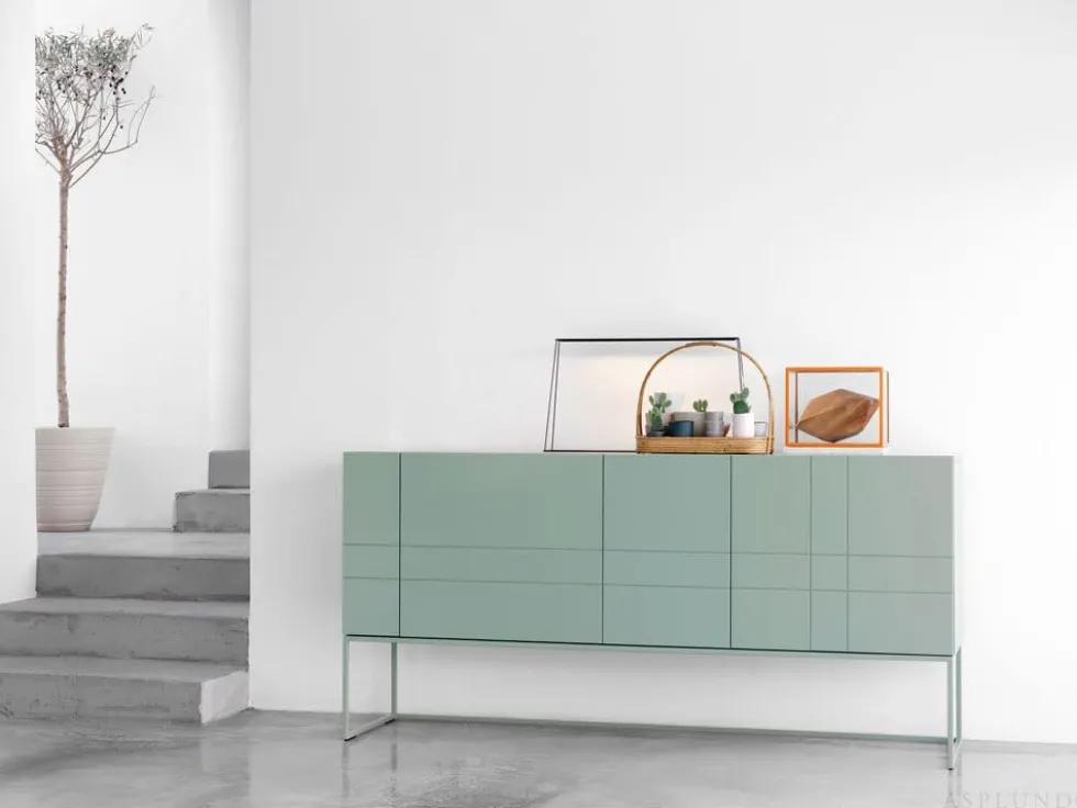 Kilt light 137 sideboard