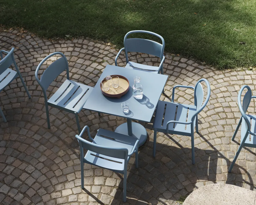 Linear Steel Café Bord 70 x 70 x 73 cm