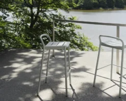 Linear stål barstol