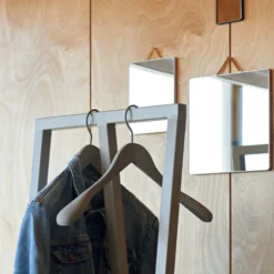 Loop stand wardrobe