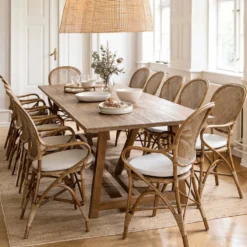 Lucas dining table matbord