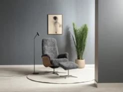 Lykke – Fåtölj med fotpall