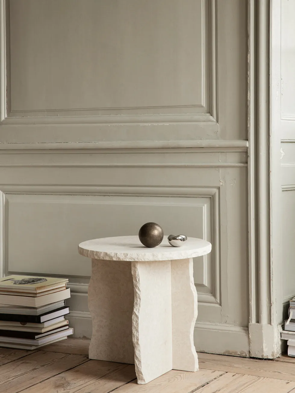 Mineral Skulpturbord – Bianco Curia