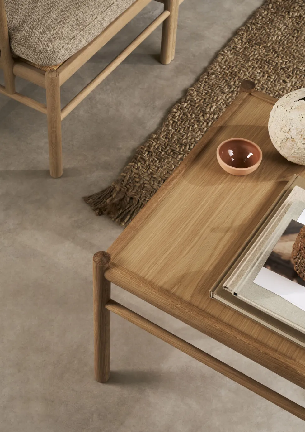OW449 Colonial table
