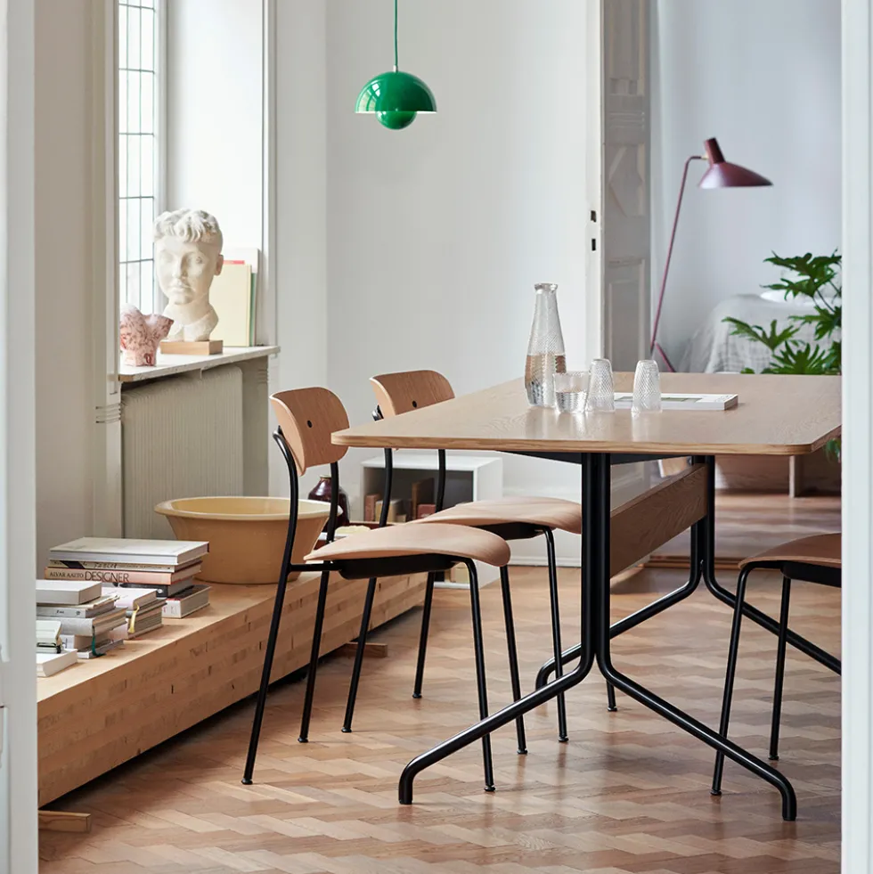 Pavilion AV1 stol