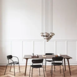 Pavilion AV1 stol