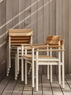 Pelagus armchair