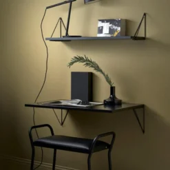 Pythagoras desk