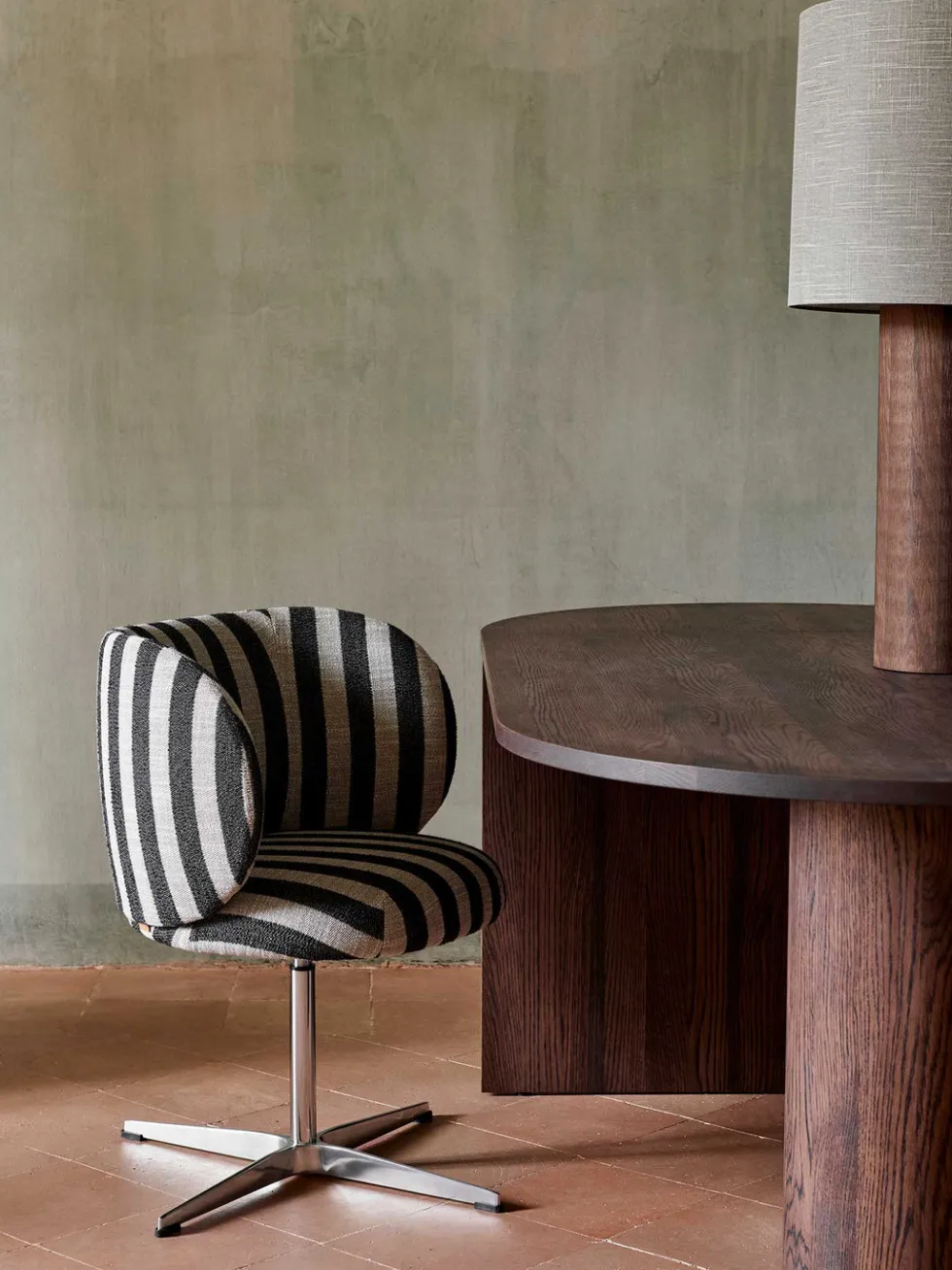 Rico Dining Swivel Louisiana – Sand/Svart Stol