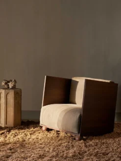 Rum Lounge Chair Rich Linne – Mörkbetsad/Naturlig