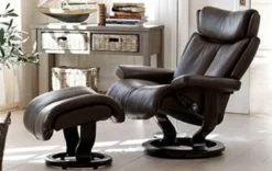 Stressless Magic L fåtölj & pall Signature base
