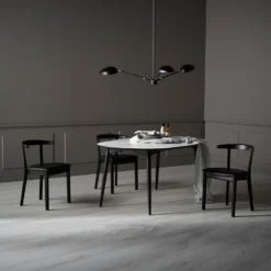 Timeless 4 matbord metallben