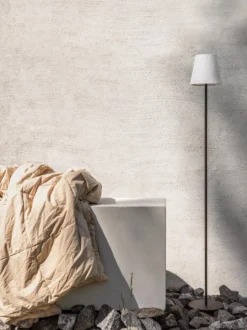 Tyra Floor Portable – Portabel golvlampa med dimmer
