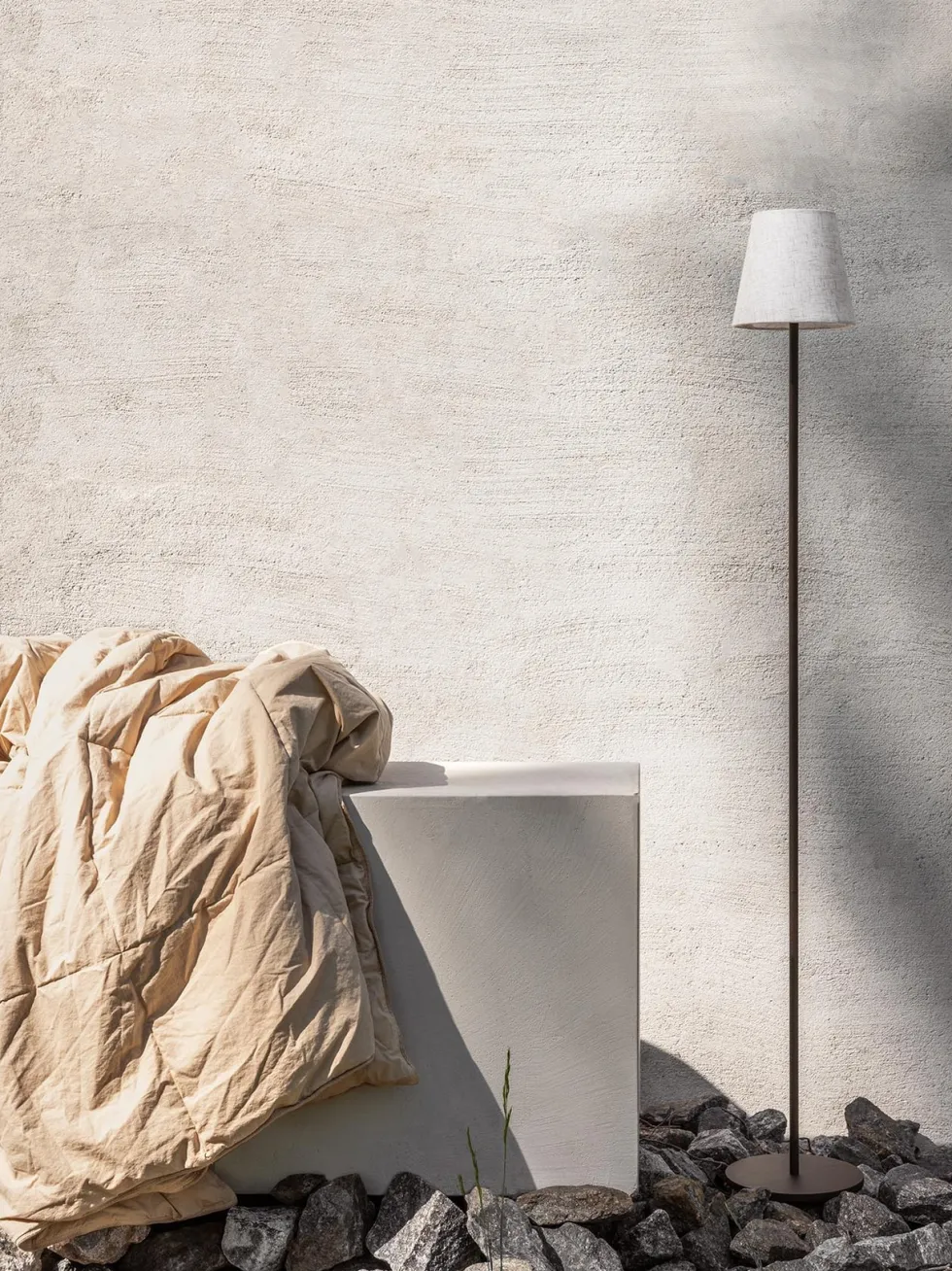 Tyra Floor Portable – Portabel golvlampa med dimmer