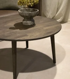VINDEL Soffbord – Rundt soffbord i massiv ek | Flera utföranden
