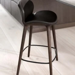 VIPP465 Lodge counter chair