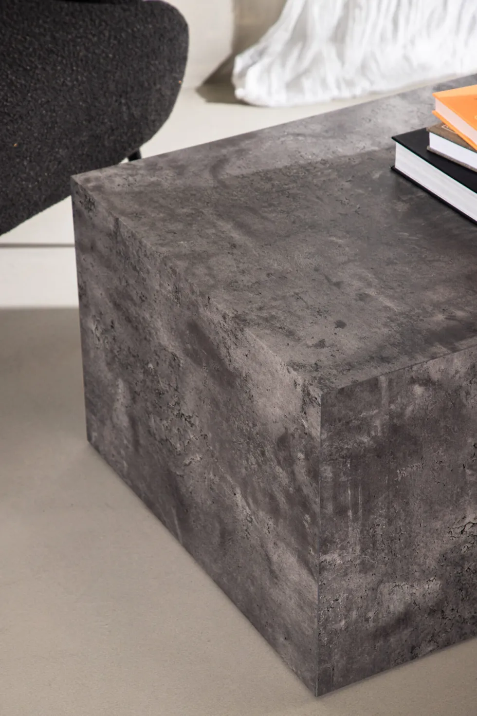 York Soffbord 80 x 60 Dark Grey